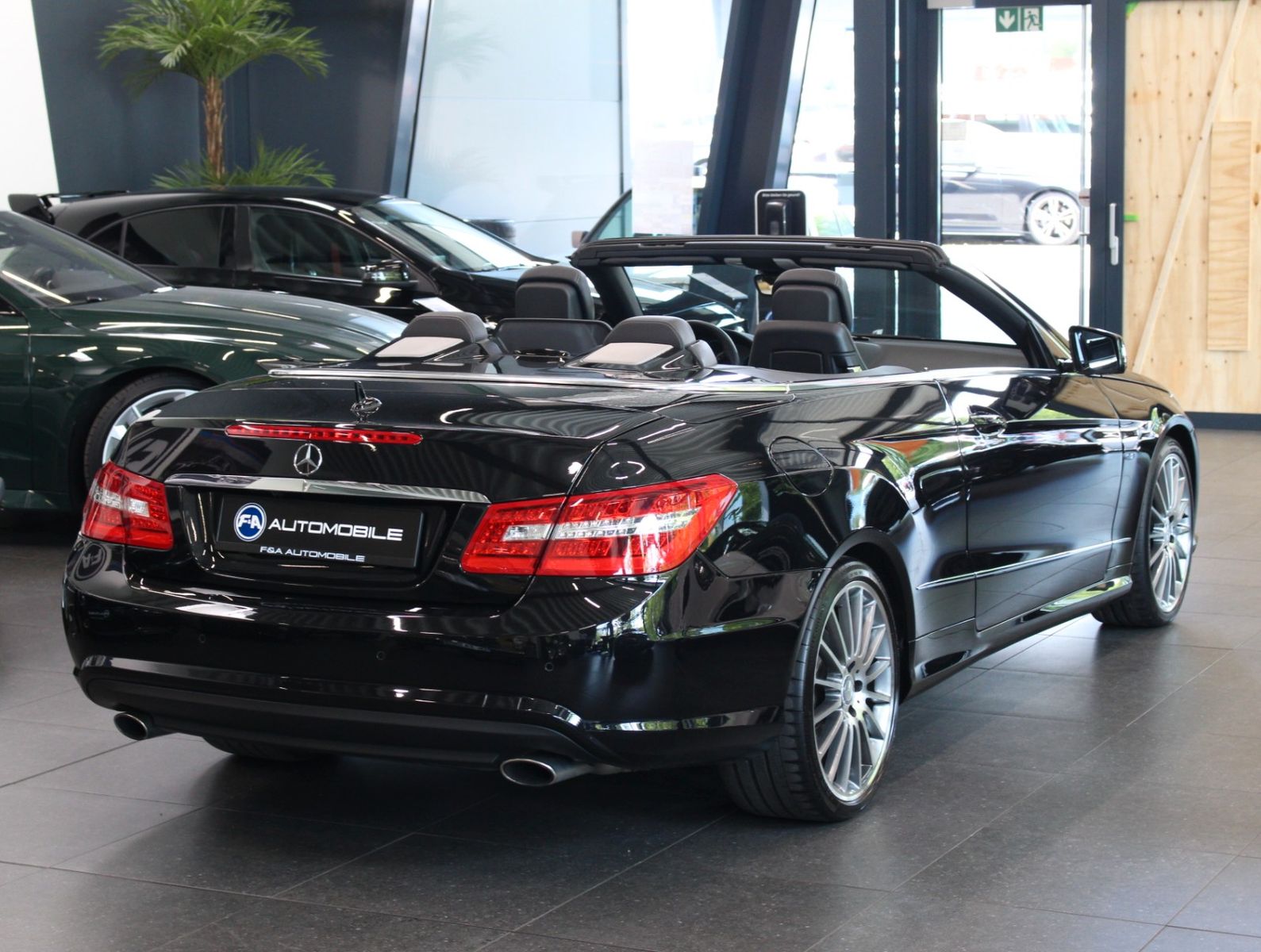 Fahrzeugabbildung Mercedes-Benz E 350 Cabriolet AMG-Line*Kamera*2.Hand