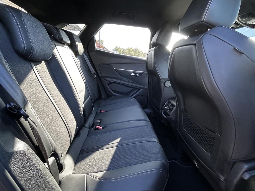 Peugeot 3008 EAT8 B-HDI 130 GT-Line *Navi*Cam*SHZ*Grip C