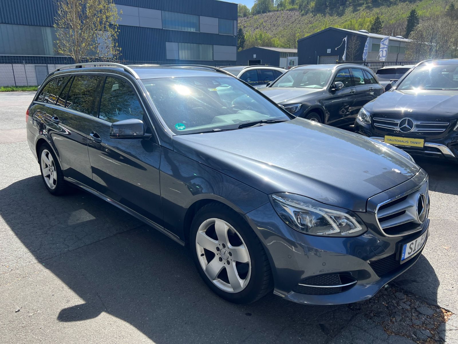 Fahrzeugabbildung Mercedes-Benz E 350 E T-Modell E 350 BlueTec 4Matic