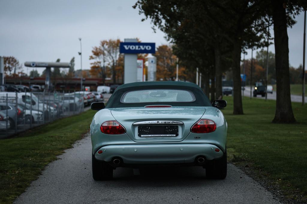 Jaguar XK8