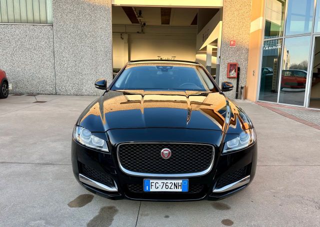 Jaguar XF 2.0 D E-Performance aut. Pure