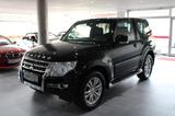 Mitsubishi Pajero 3.2 DI-D SUV-Star LEDER XENON NAVI EURO 6 - Mitsubishi Gebrauchtwagen in München