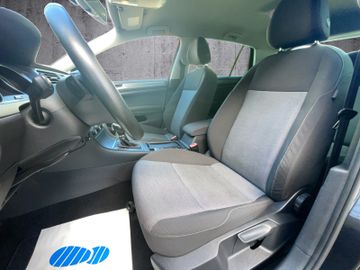 Volkswagen Golf VII Lim. 1.6 TDI DSG*NAVI*PARKPILOT*SHZ*