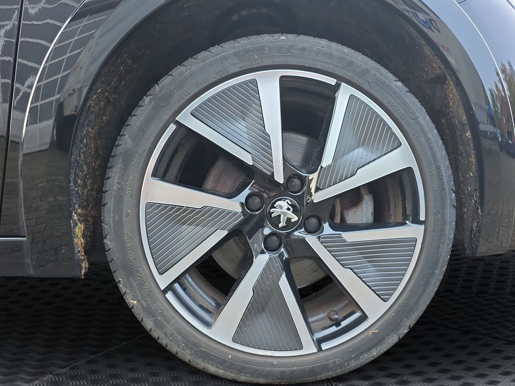 Peugeot 208 100% Elektro- GT-Kamera-Navi – Bild 9 von 16