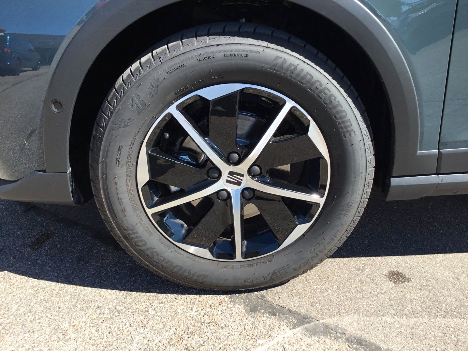 Fahrzeugabbildung SEAT Arona 1.0 TSI Style DSG+AHK+ACC+Navi+Kamera