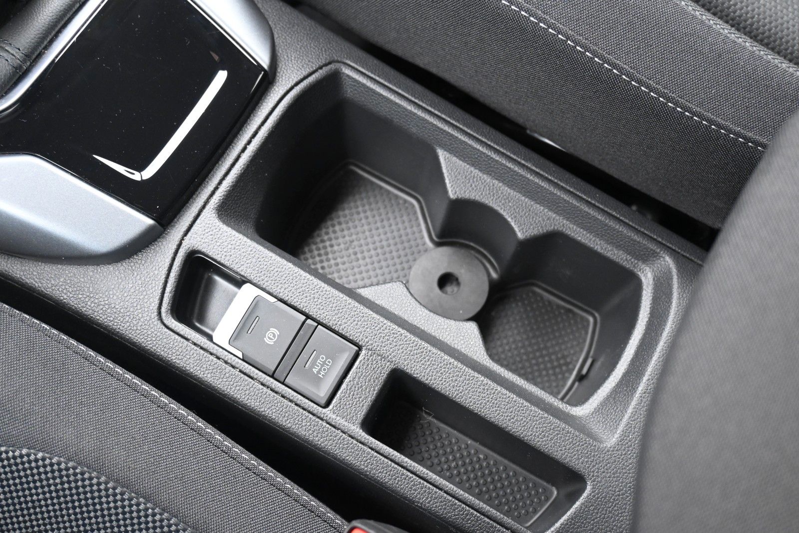 Fahrzeugabbildung Volkswagen T-Roc 1.5 TSI DSG Life*DAB*PDC*AppleCarPlay*SHZG