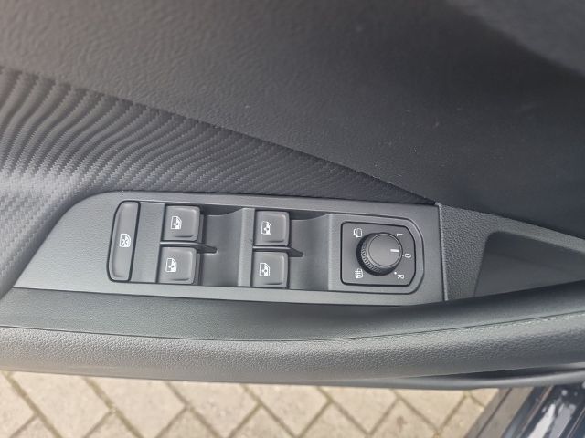 Fahrzeugabbildung SKODA Kamiq 1.0 TSI DSG Monte Carlo MATRIX-LED CLIMA P