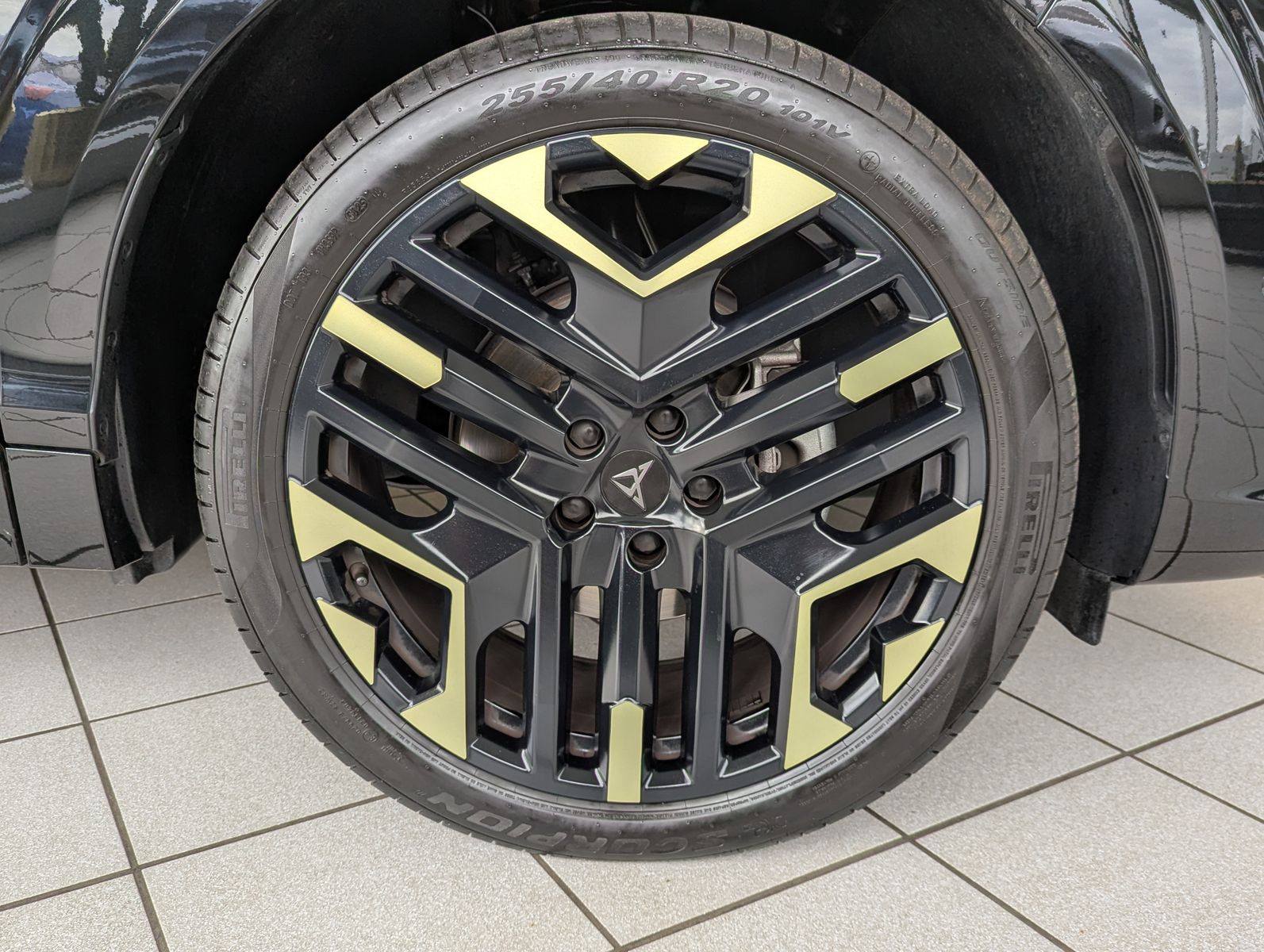 Fahrzeugabbildung CUPRA Terramar 1.5 eTSI Tribe Sennh Matrix HUD AHK 20