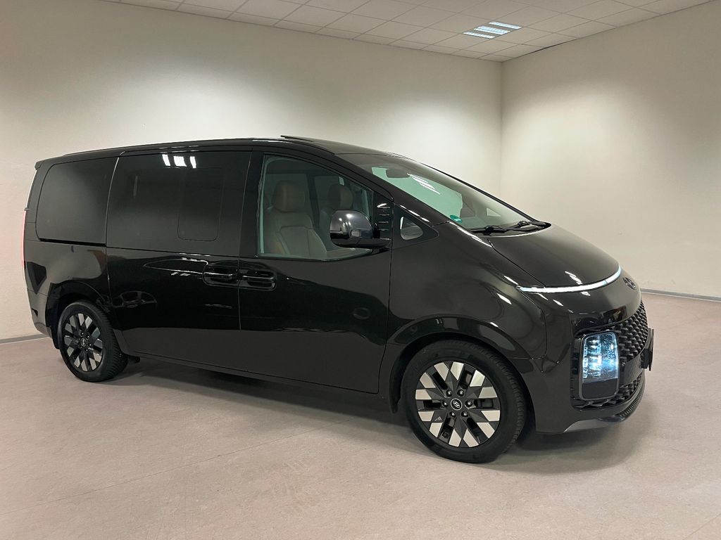 Image of Hyundai STARIA