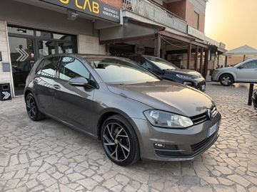 Volkswagen Golf - 1
