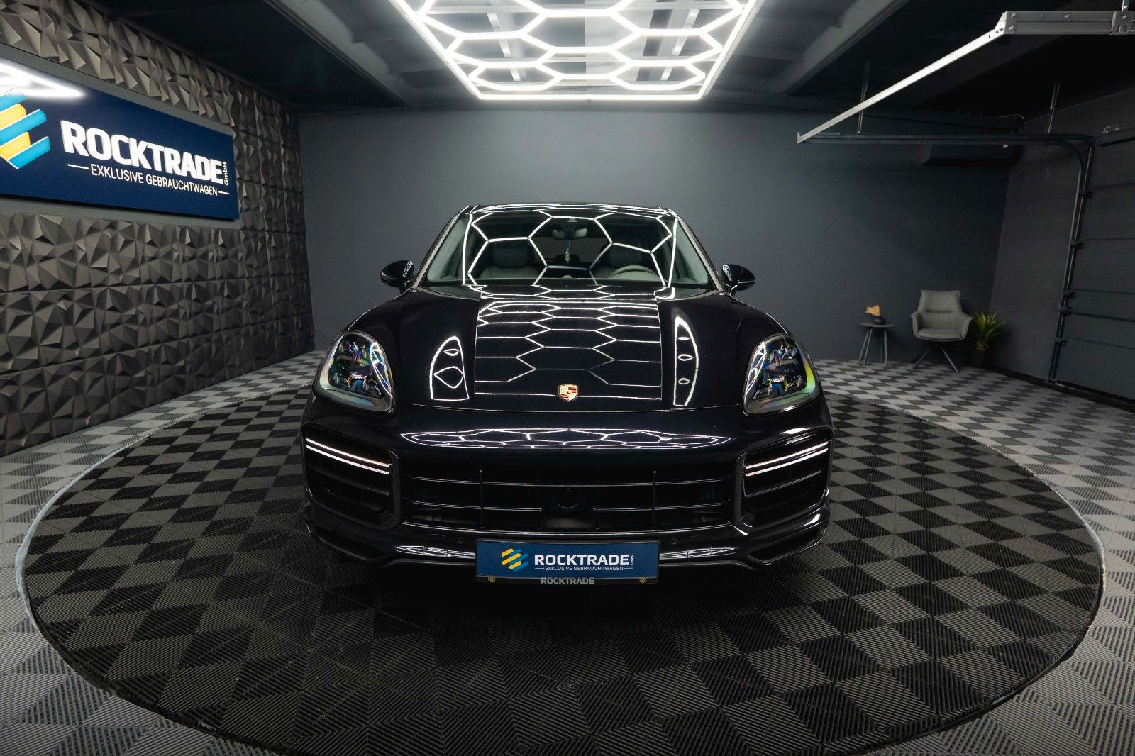 Fahrzeugabbildung Porsche Cayenne Turbo V8 Sport Chrono Black *ACC*LED*