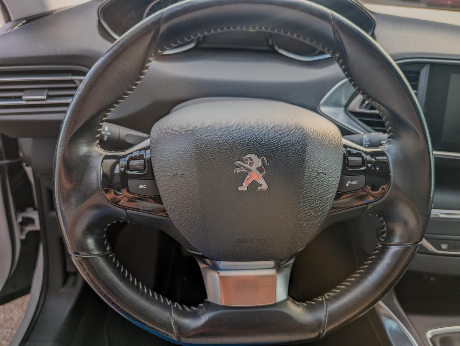 Peugeot 308 2014 — photo 13