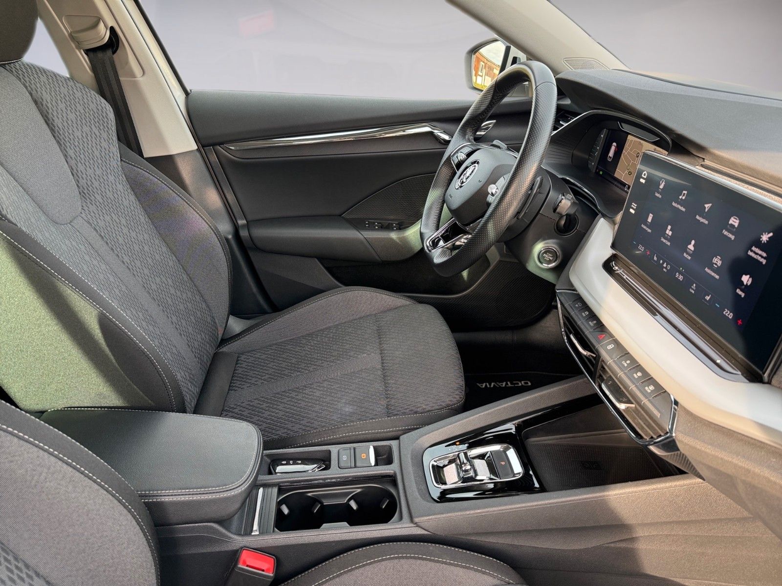 Fahrzeugabbildung SKODA Octavia Combi Style First Edition 2.0 TDI