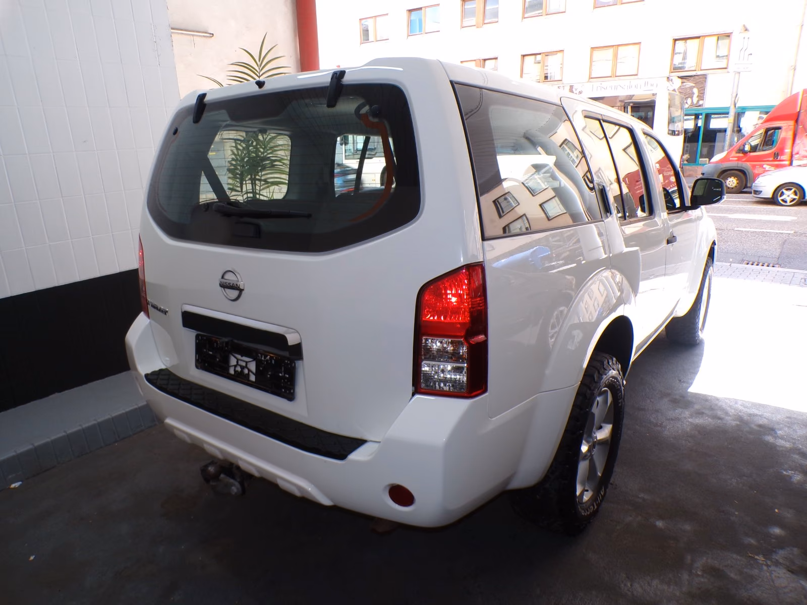 Nissan Pathfinder LE 2.5 dCi 190 ch BVM 4x4 / 7 places / 152 000 km / Toit ouvrant / Cuir / Attelage 3t