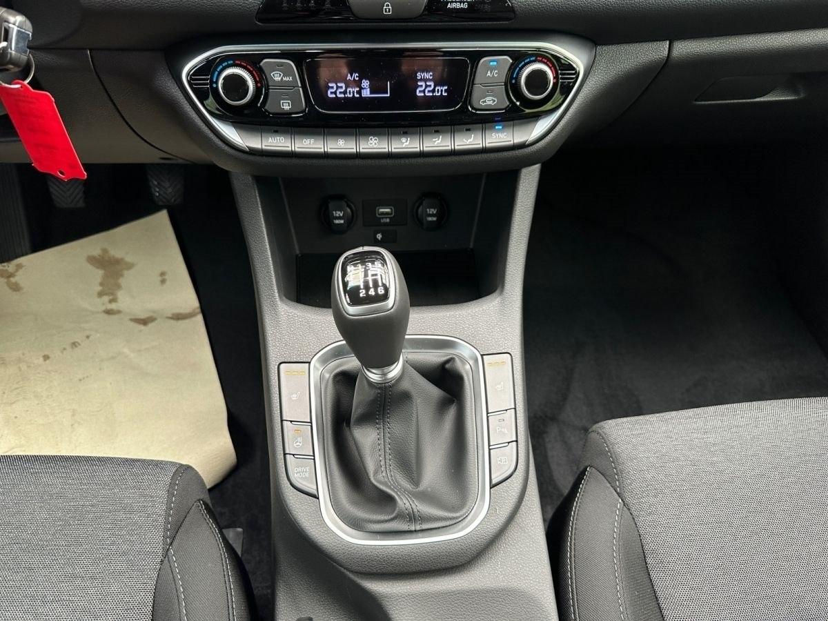 Hyundai i30 MJ23 1.5 Benzin 48V Advantage /FLA/SHZ/LM