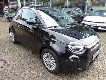 Fiat 500e Action