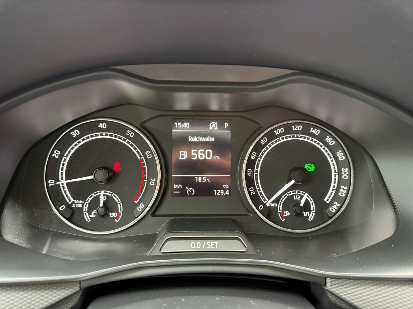 SKODA Scala 1.5 TSI EU6d DSG CarPlay SHZ RFK Alu LED - Image 13