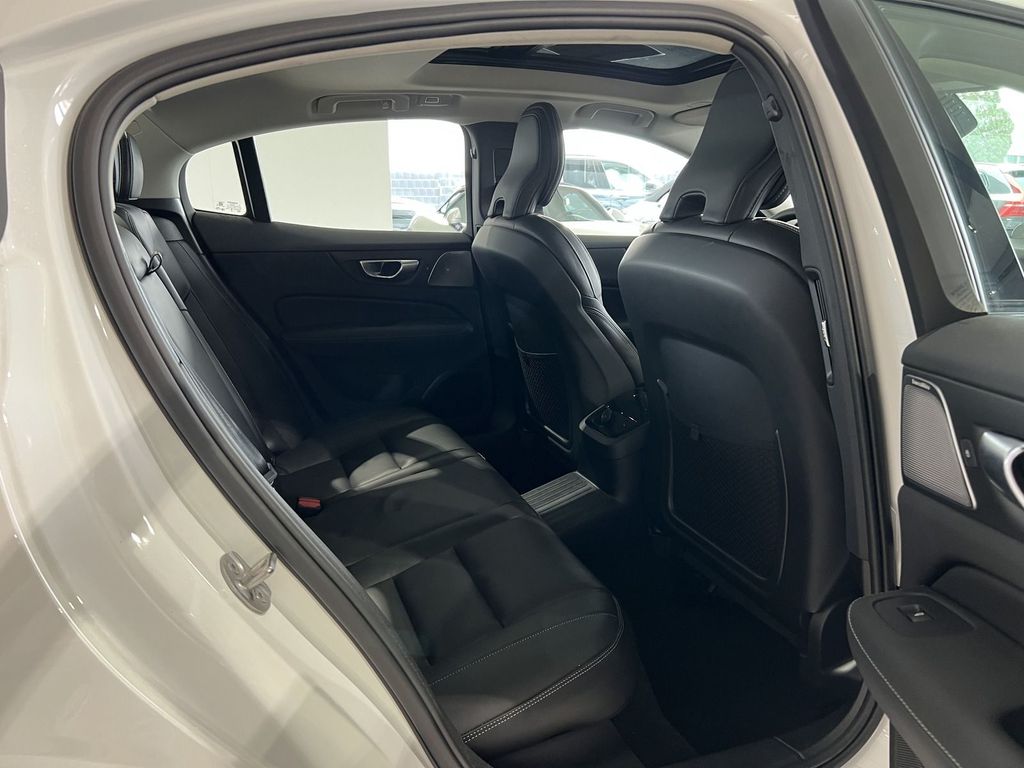 Volvo S60 T8 Ultimate Dark Recharge AWD B&W Massage