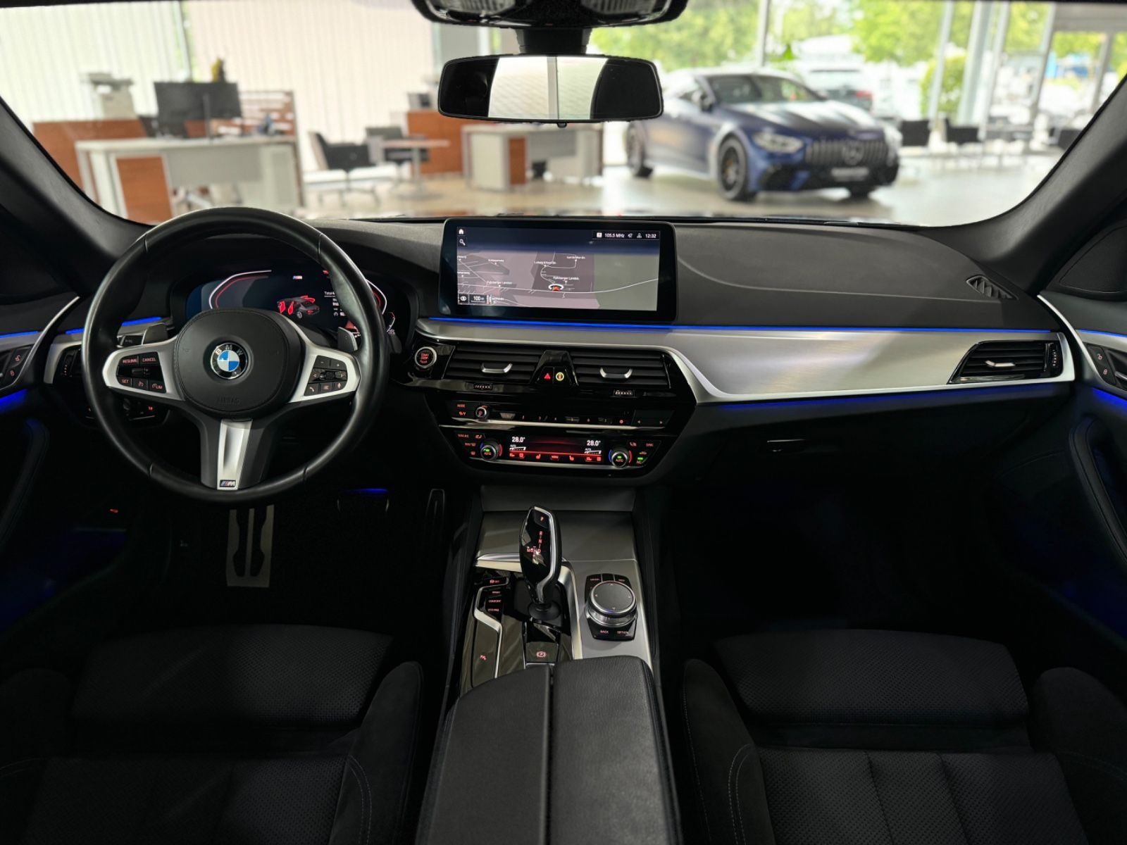 Fahrzeugabbildung BMW 520d M Sport Kamera DAB HiFi Alarm LED 18 Zoll