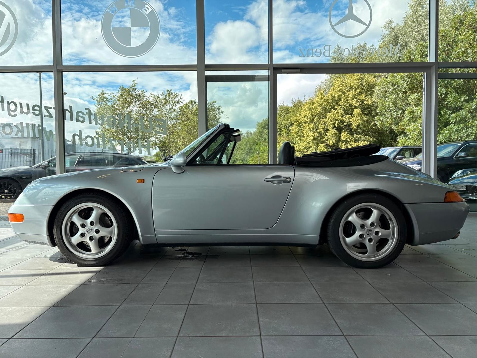 Fahrzeugabbildung Porsche 993 Carrera Cabriolet Automatik/erst 90000km