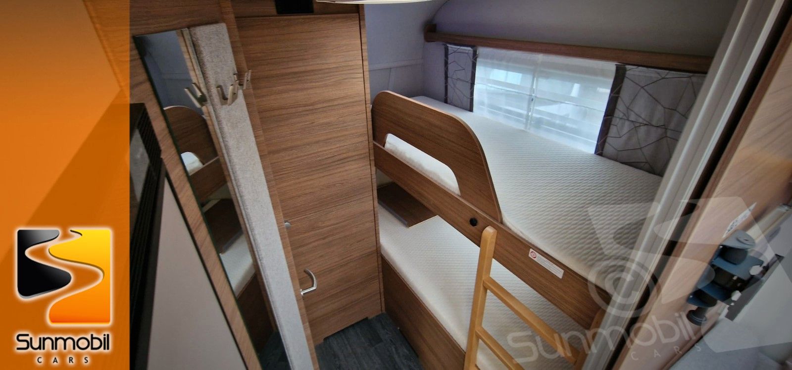 Fahrzeugabbildung Knaus Sport 500 KD E-Power 1.700kg Premium Tür