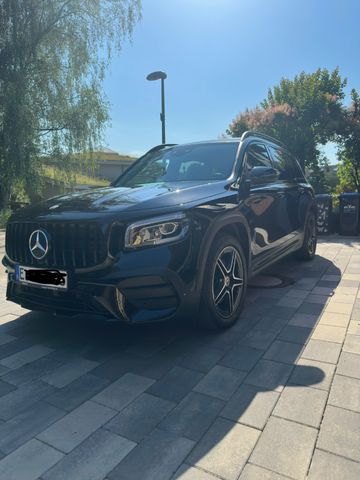 MERCEDES-BENZ GLB 200d - AMG - PANO - AHK - GARANTIE - uvm