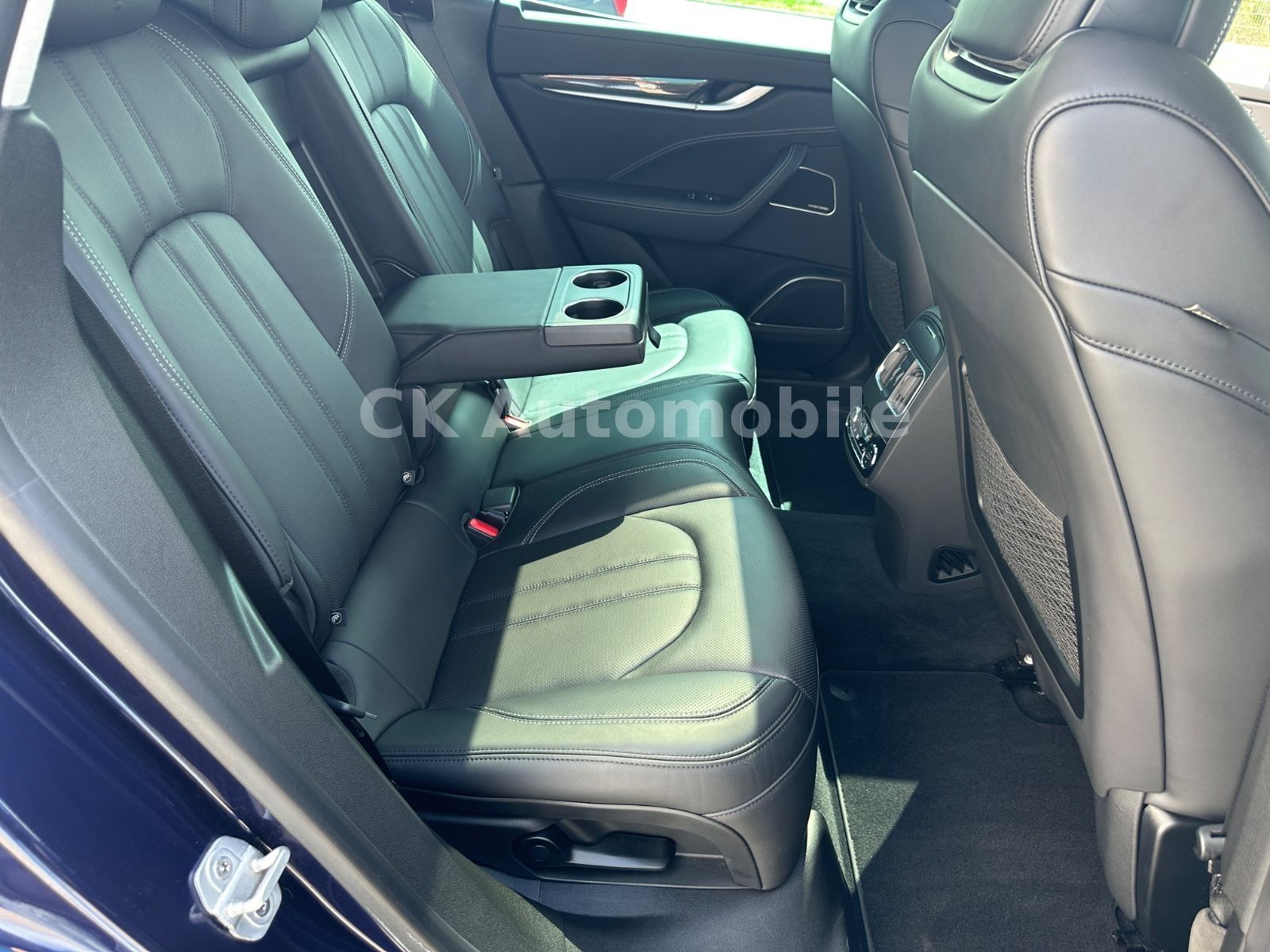 Fahrzeugabbildung Maserati Levante GranLusso S Q4/Navi/Pano/LED/360°Kam.