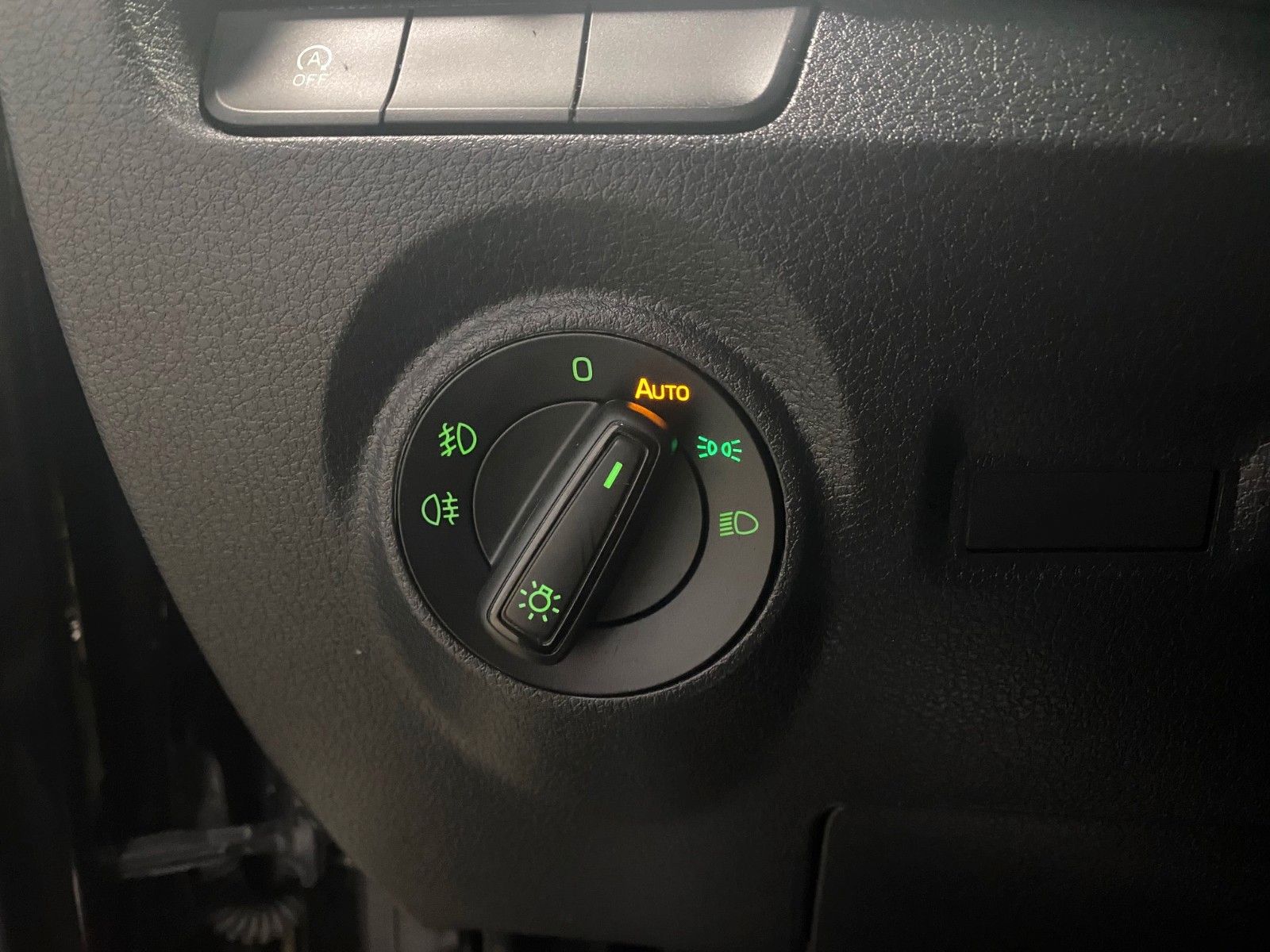 Fahrzeugabbildung SKODA Fabia 1.0 TSI DSG STYLE+Kamera+Mirror Link+ALU+