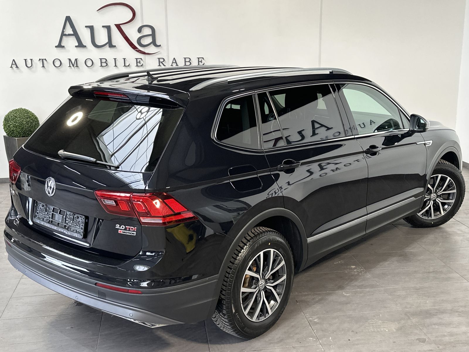 Fahrzeugabbildung Volkswagen Tiguan Allspace 2.0 TDI 4M CL DSG NAV+SHZ+AHK+AC