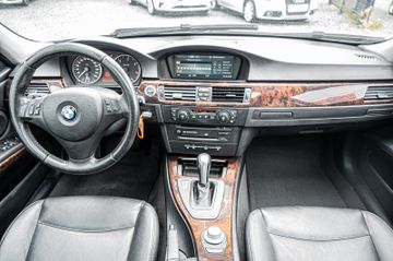 Fahrzeugabbildung BMW Lim. 330d xDrive  |LEDER|PDC|XENON|SHZ|