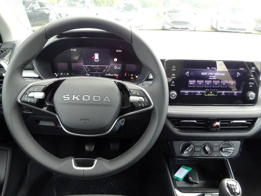 Fahrzeugabbildung SKODA Fabia 1.0 MPI Selection Klima Tempomat