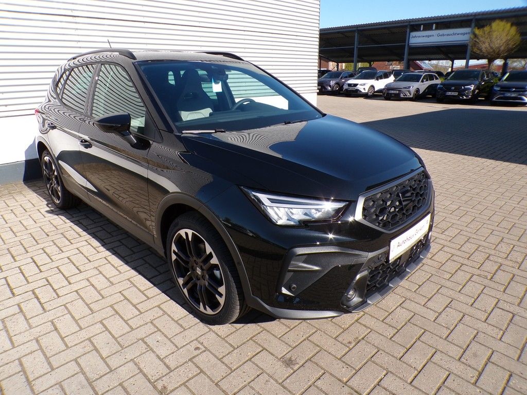 Fahrzeugabbildung SEAT Arona 1.5 TSI DSG FR Black Edition*LED*AHK*