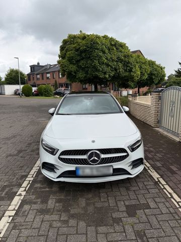 MERCEDES-BENZ Mercedes-Benz A 220 4MATIC AMG Line