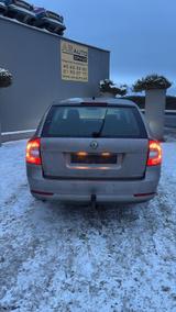 Skoda Octavia Combi Elegance - Skoda Gebrauchtwagen von 2013