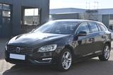 Volvo V60 Kombi D6 Summum AWD*NAV*LED*TEMPO* - Volvo V60: Summum
