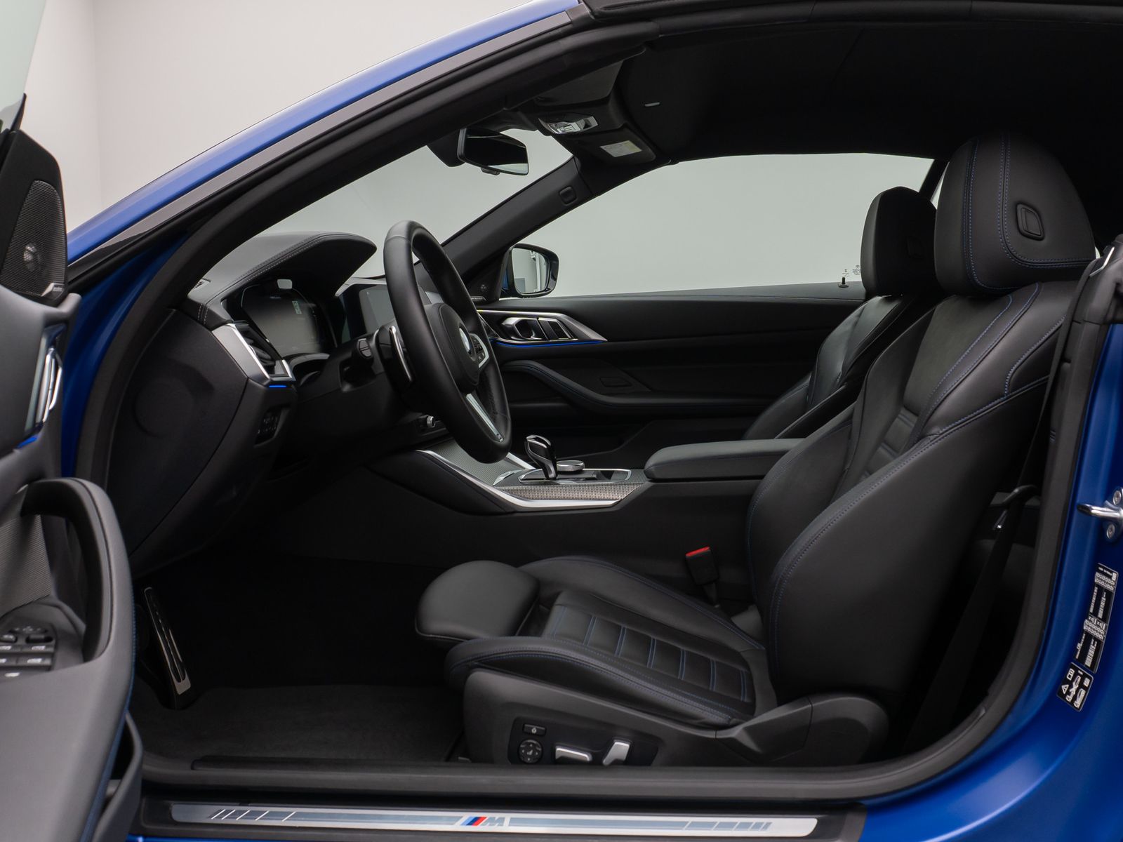 Fahrzeugabbildung BMW M440i xD Cabrio DAB Kamera HUD Individual 19Zoll