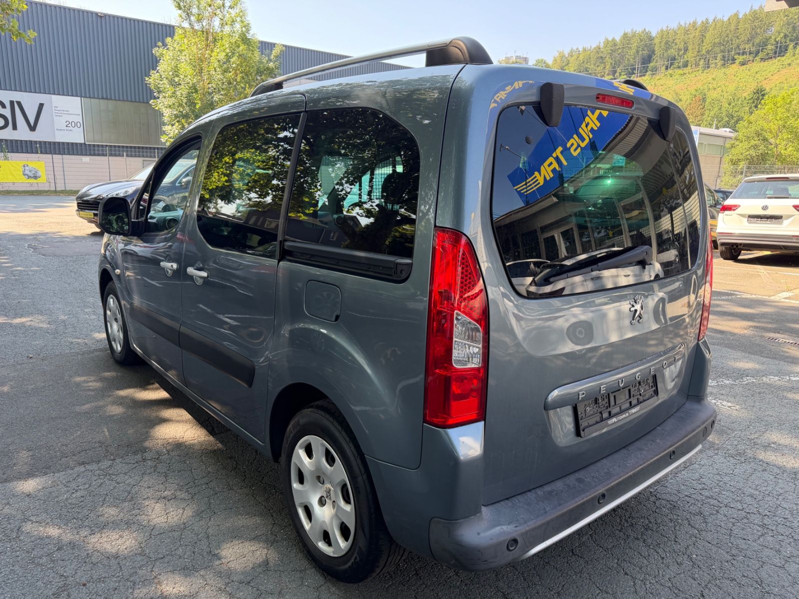 Fahrzeugabbildung Peugeot Partner Tepee Family