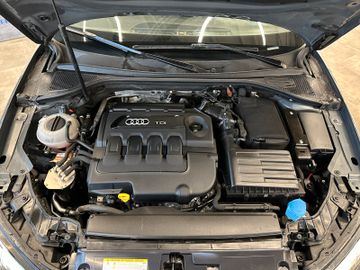 MYAUTOCENTER – Gebraucht- und Jahreswagen mit Werkstattservice in Pfaffenhofen Audi A3 Sportback sport *1. Hand*Klima*Navi*Xenon*BT*
