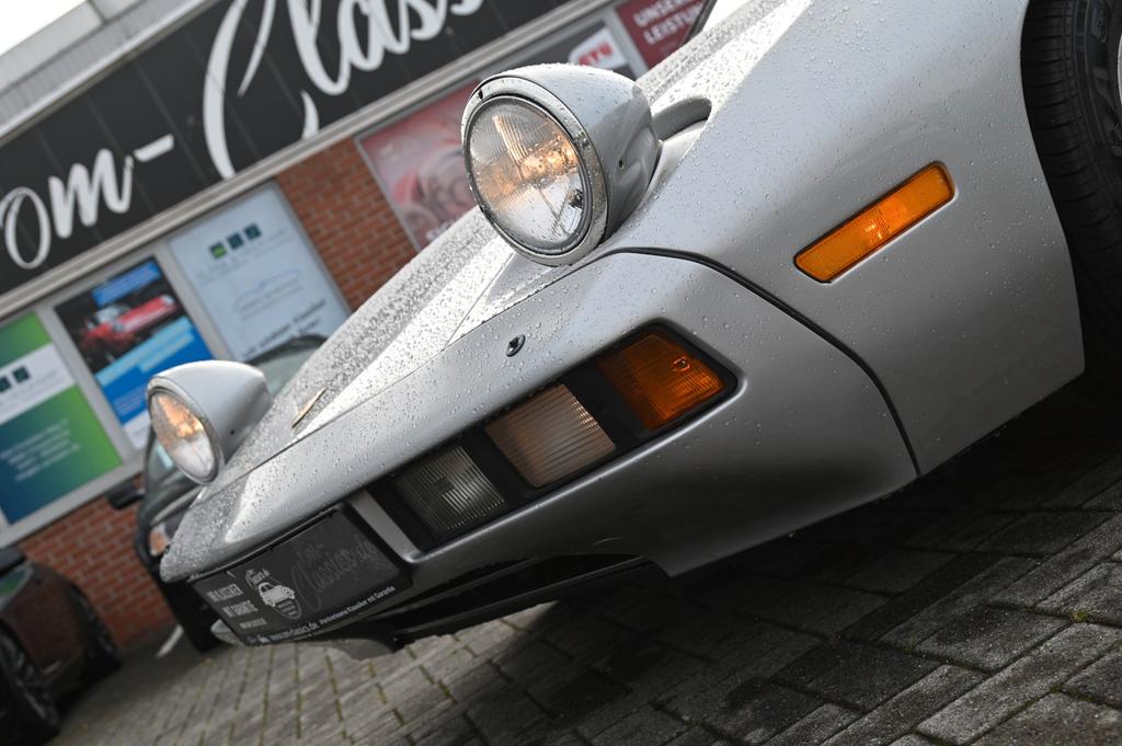 Porsche 928