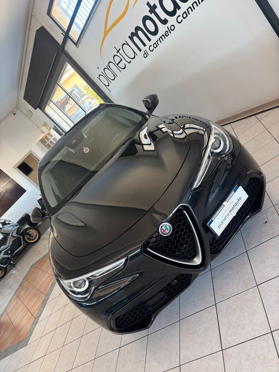 Alfa Romeo Stelvio 2.2 Turbodiesel 190 CV AT8 RW imagem 3
