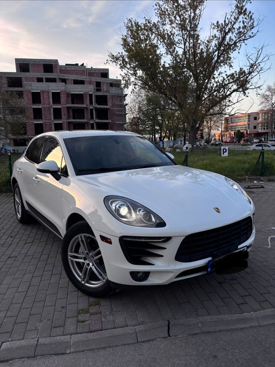 PORSCHE Macan