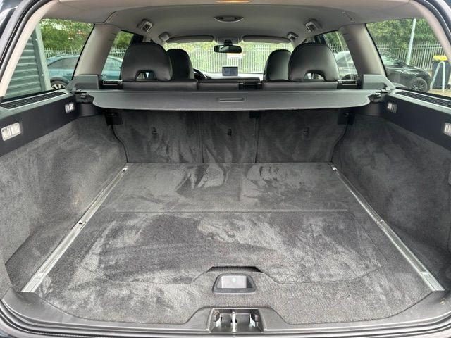 Volvo V70 2010 — photo 12