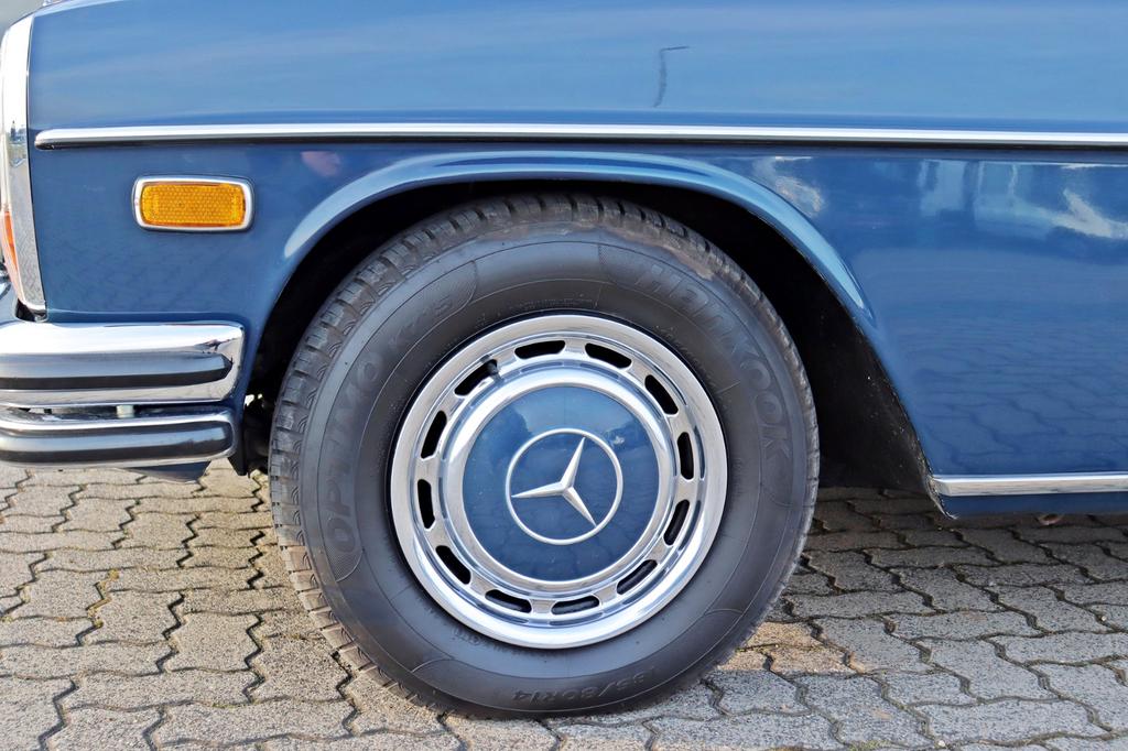 Mercedes-Benz 250