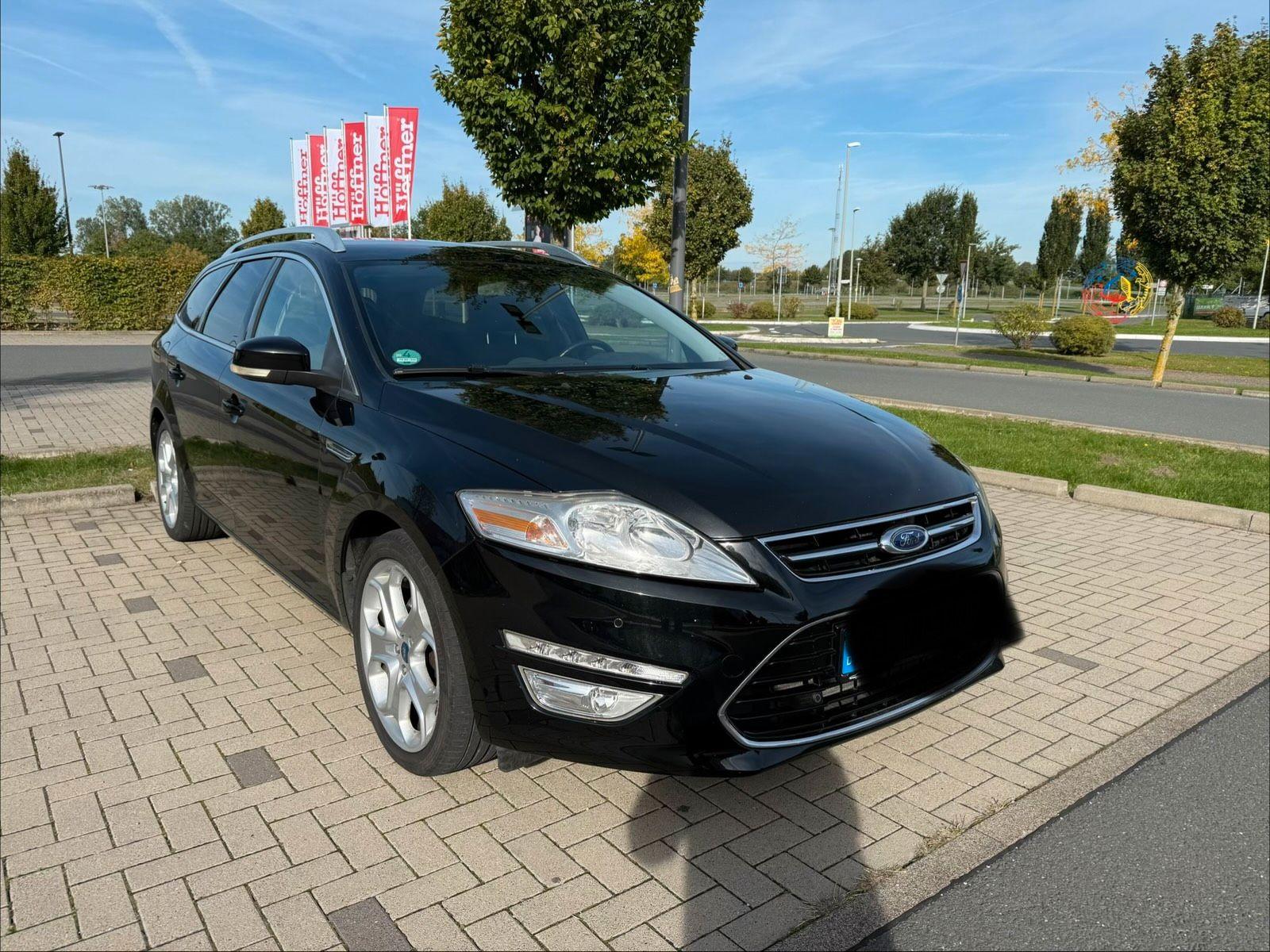 Ford Mondeo 2011 — салон