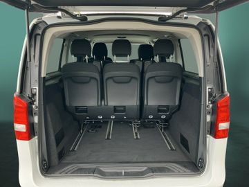 Mercedes V 220 - 10