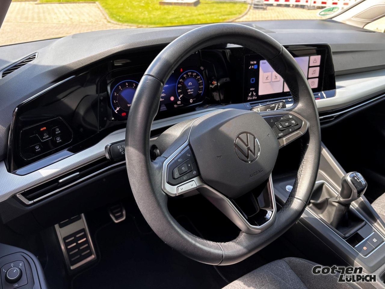 Fahrzeugabbildung Volkswagen Golf VIII Move1,5TSI Navi ACC Light Assis LED