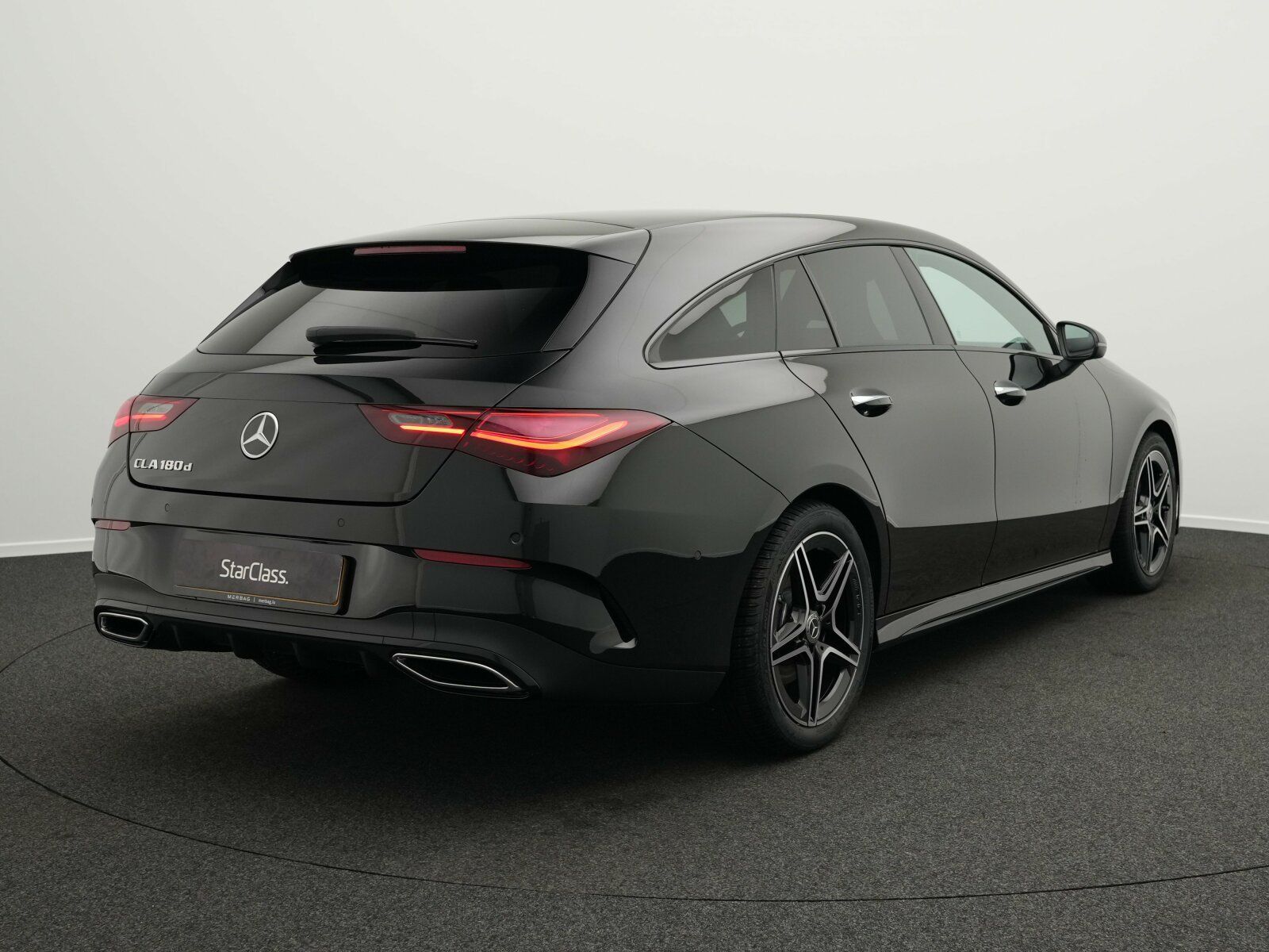 Mercedes-Benz CLA 180 d Shooting Brake verfügbar ab 10.000 km imagem 3