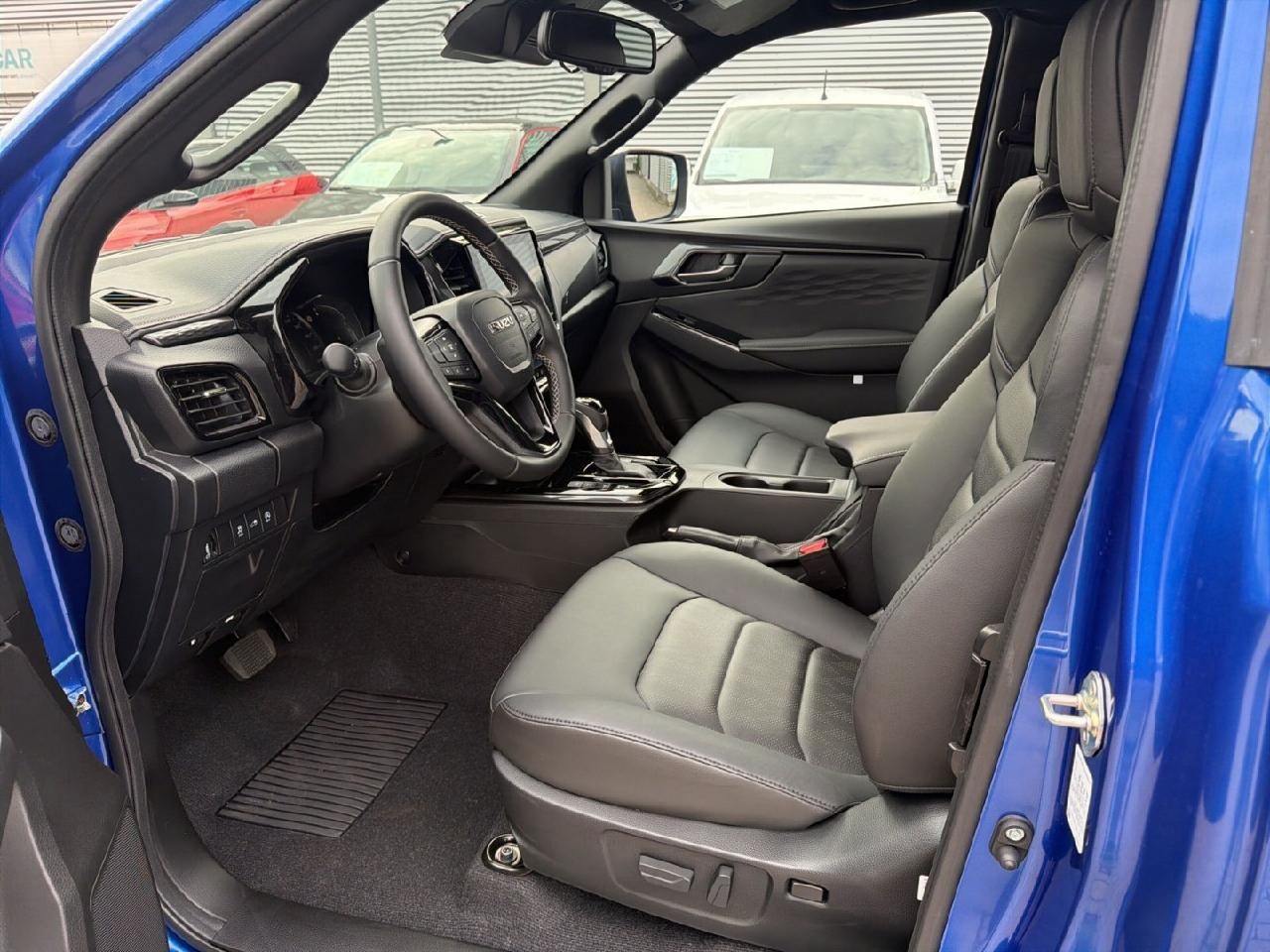 Fahrzeugabbildung Isuzu D-Max Space Cab 4WD V-CROSS