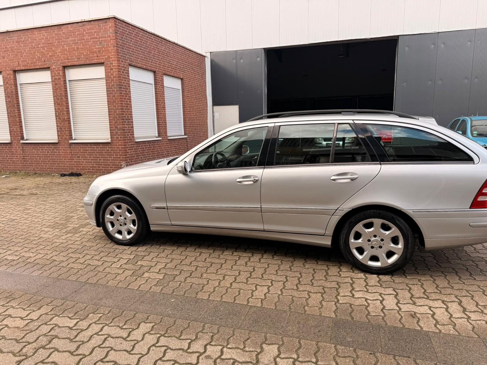 Mercedes-Benz C200 2006 — photo 9