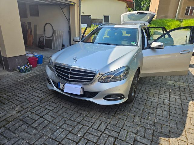 MERCEDES-BENZ E 220 BlueTEC 4MATIC T AVANTGARDE Autom. AVA...